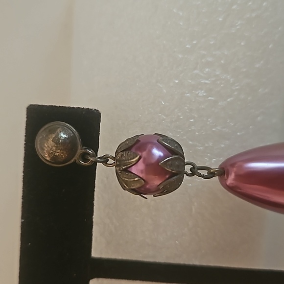 Victorian Style Pink Faux Pearl & Silvertone Pierced Earrings - Picture 4 of 8